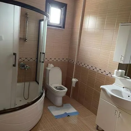 Отель Bayanlara Ve Ailelerle Oezel Muestakil Muhafazakar Alkolsuez Havuzlu 4*