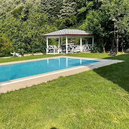 Bayanlara Ve Ailelerle Oezel Muestakil Muhafazakar Alkolsuez Havuzlu 4* Yanik